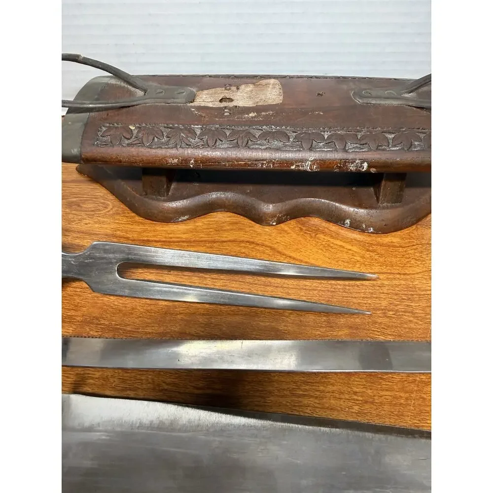 Case vintage carving